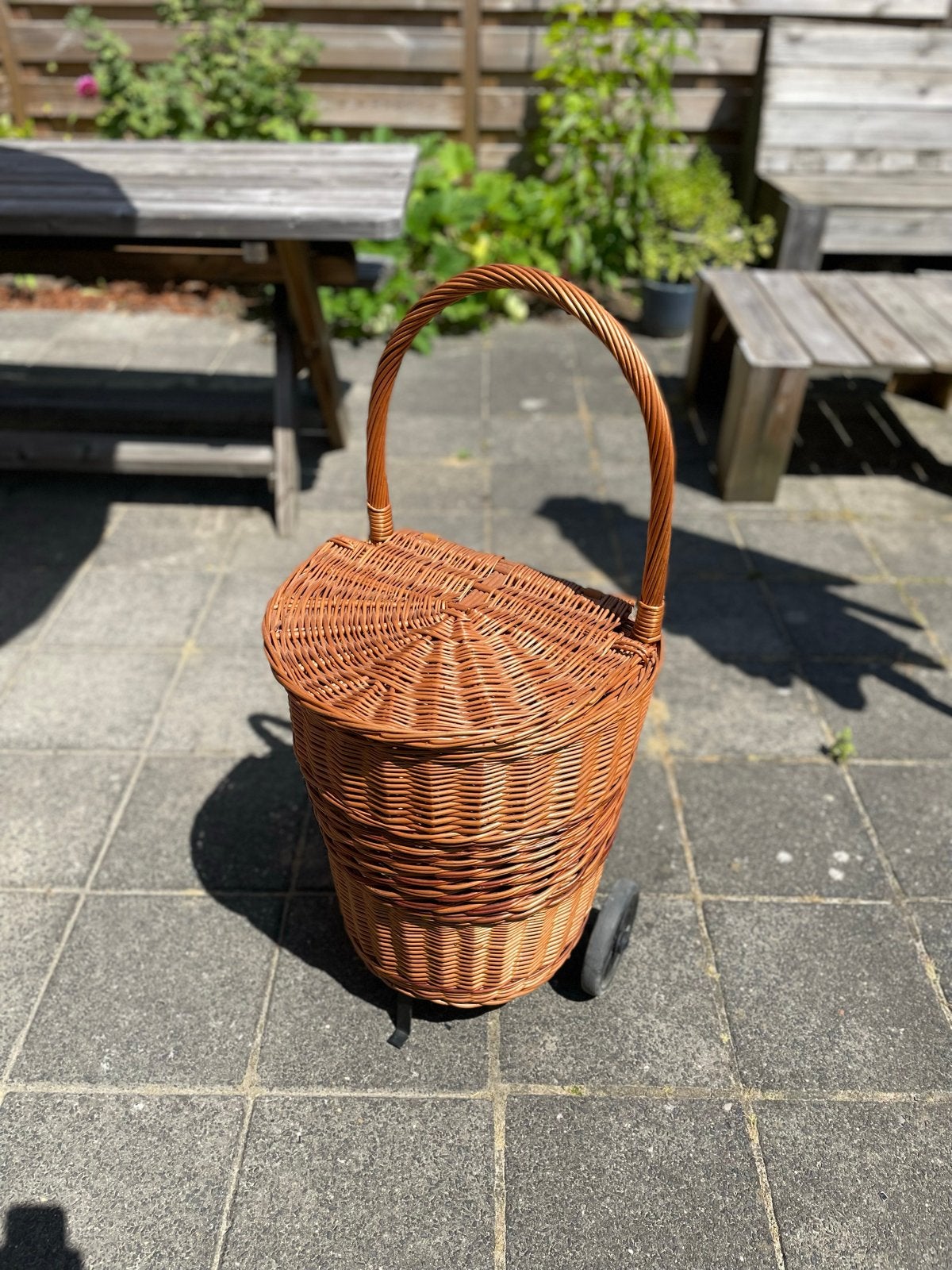 Vintage rieten boodschappentrolley, Ophalen