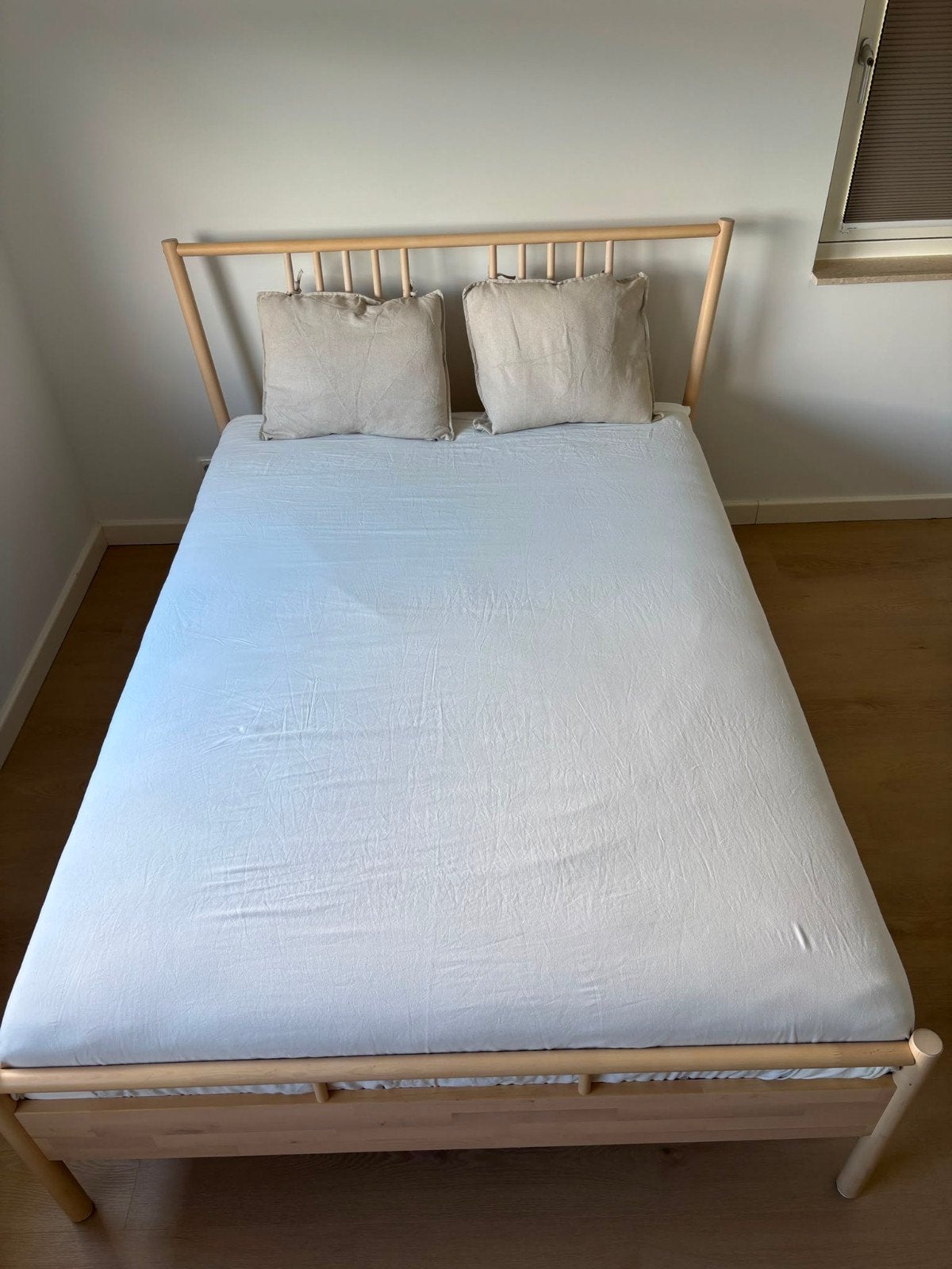 Ikea Bjorksnas bed 140x200 met lattenbodem Leirsund, Ophalen, Tweepersoons, 140 cm, Zo goed als nieuw