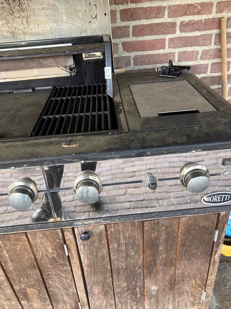 Mooie buitenkeuken met boretti BBQ, Ophalen, Gebruikt