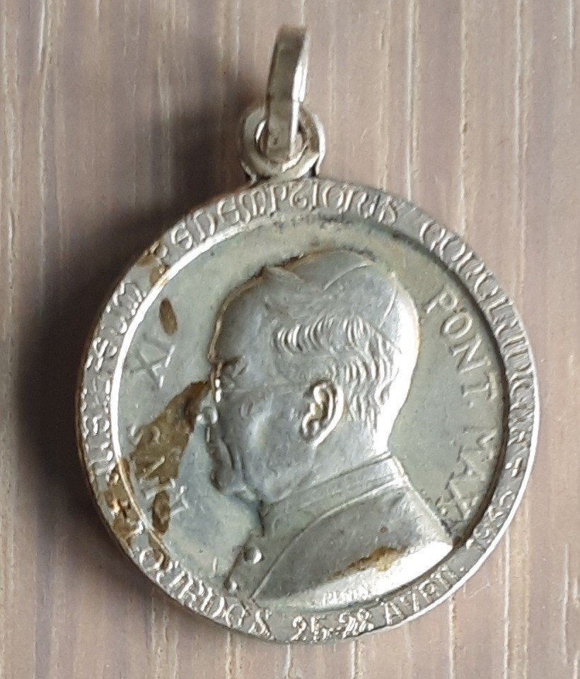Zilveren penning Lourdes 1935 - Paus Pius XI, Ophalen of Verzenden, Gebruikt, Sieraad, Christendom | Katholiek