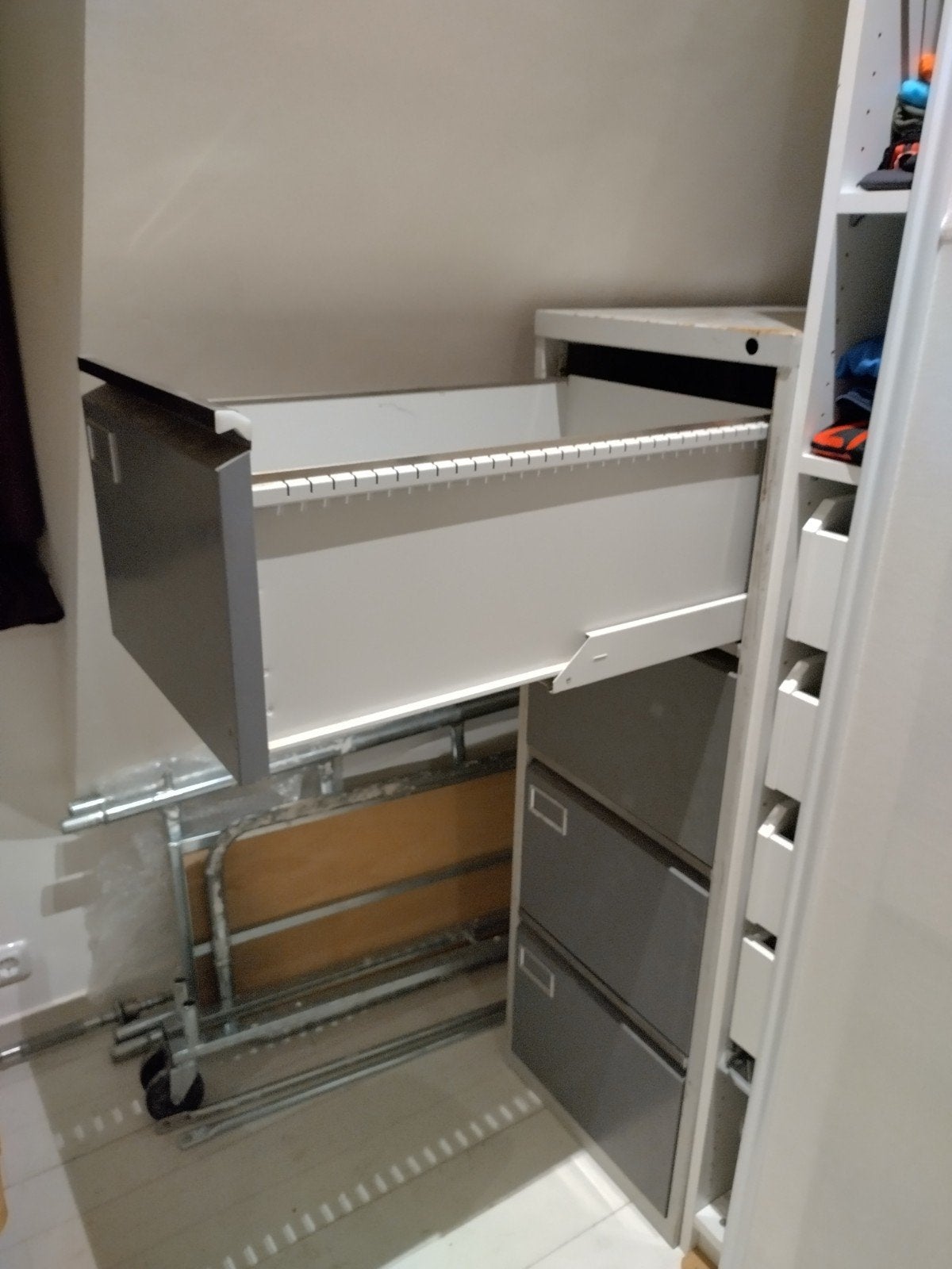 Onverwoestbare metalen archiefkast met 4 laden - Gebruikt, Huis en Inrichting, Ophalen, Gebruikt, 100 tot 150 cm, Meerdere deuren