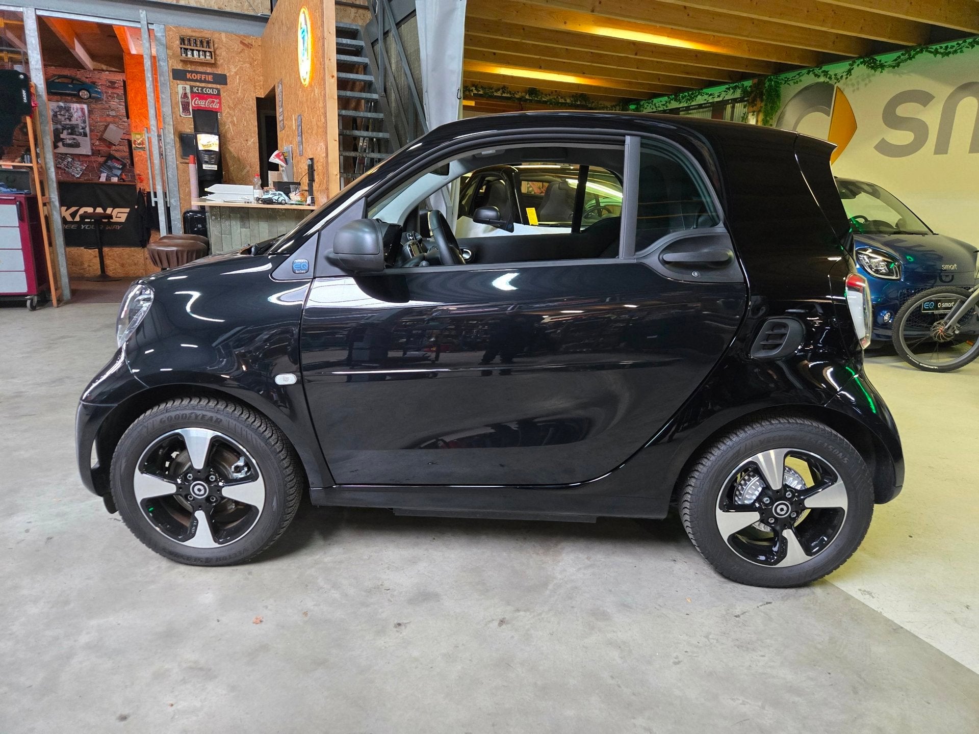 Smart Fortwo EQ Comfort PLUS - 2023 ! - Winterpakket - Full, Auto's, Automaat, Gebruikt, Huisgarantie, Zwart