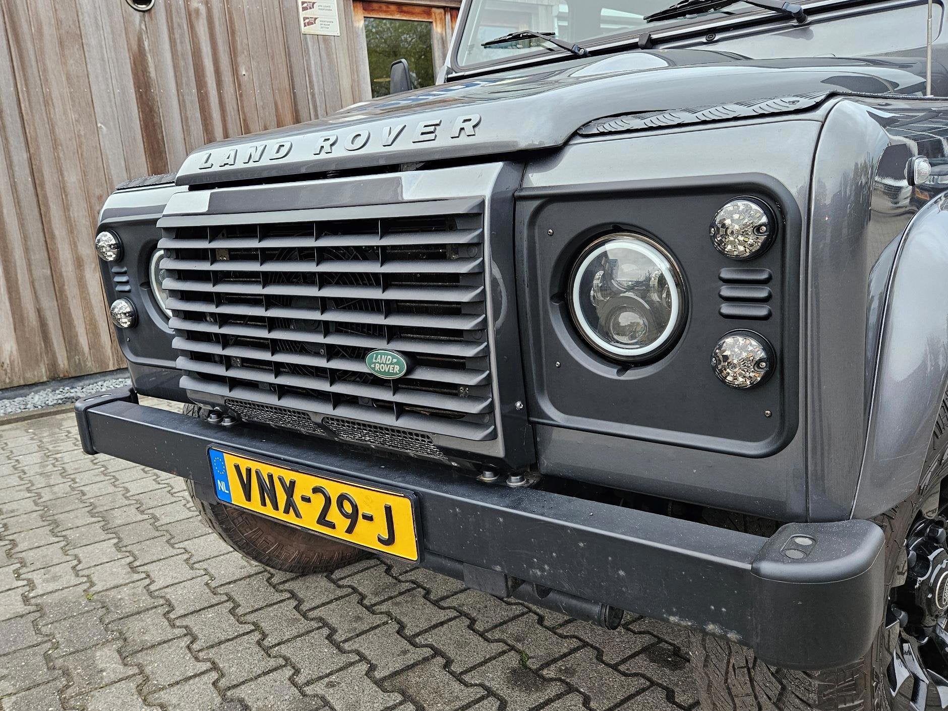 Land Rover Defender 130 2.2 D Crew Cab BTW nieuwe motor!, Auto's, Euro 5, Gebruikt, 4 cilinders, 122 pk