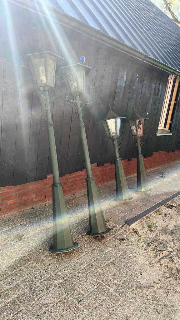 4 Gietijzeren tuinlampen degelijke kwaliteit., Tuin en Terras, Ophalen, Gebruikt, Staande lamp, Netvoeding