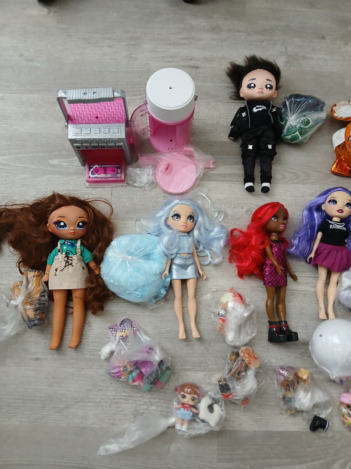 LOL & NANA & Rainbow High poppen zie fotos, Kinderen en Baby's, Speelgoed | Poppen, Ophalen, Zo goed als nieuw, Overige typen