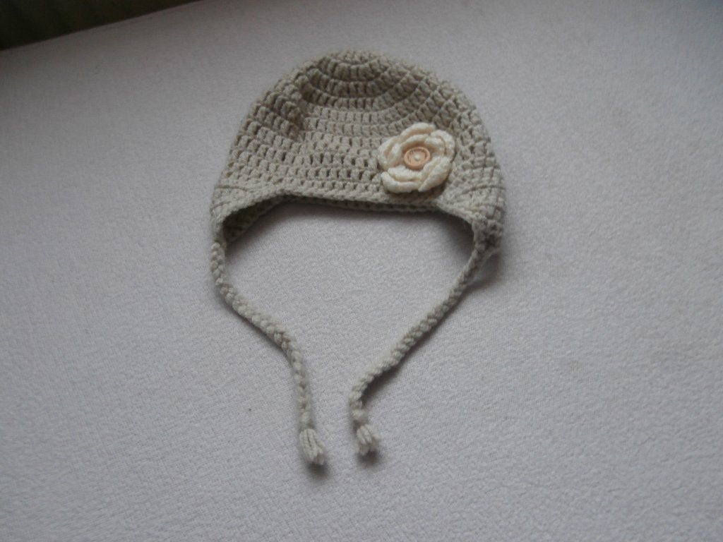 muts beige met bloem merk en maat niet bekend meisjesmuts, Kinderen en Baby's, Kinderkleding | Mutsen, Sjaals en Handschoenen