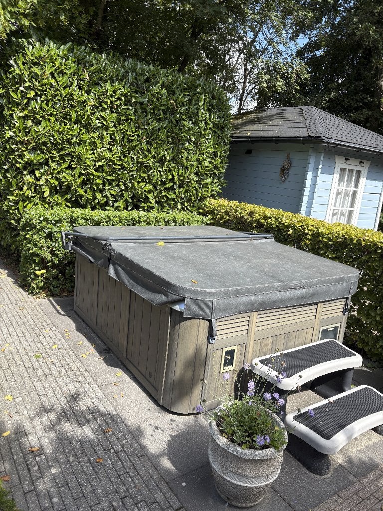 Jacuzzi Sundance Spa Type Marin 5 persoons, Ophalen, Zo goed als nieuw, Trap, Vast