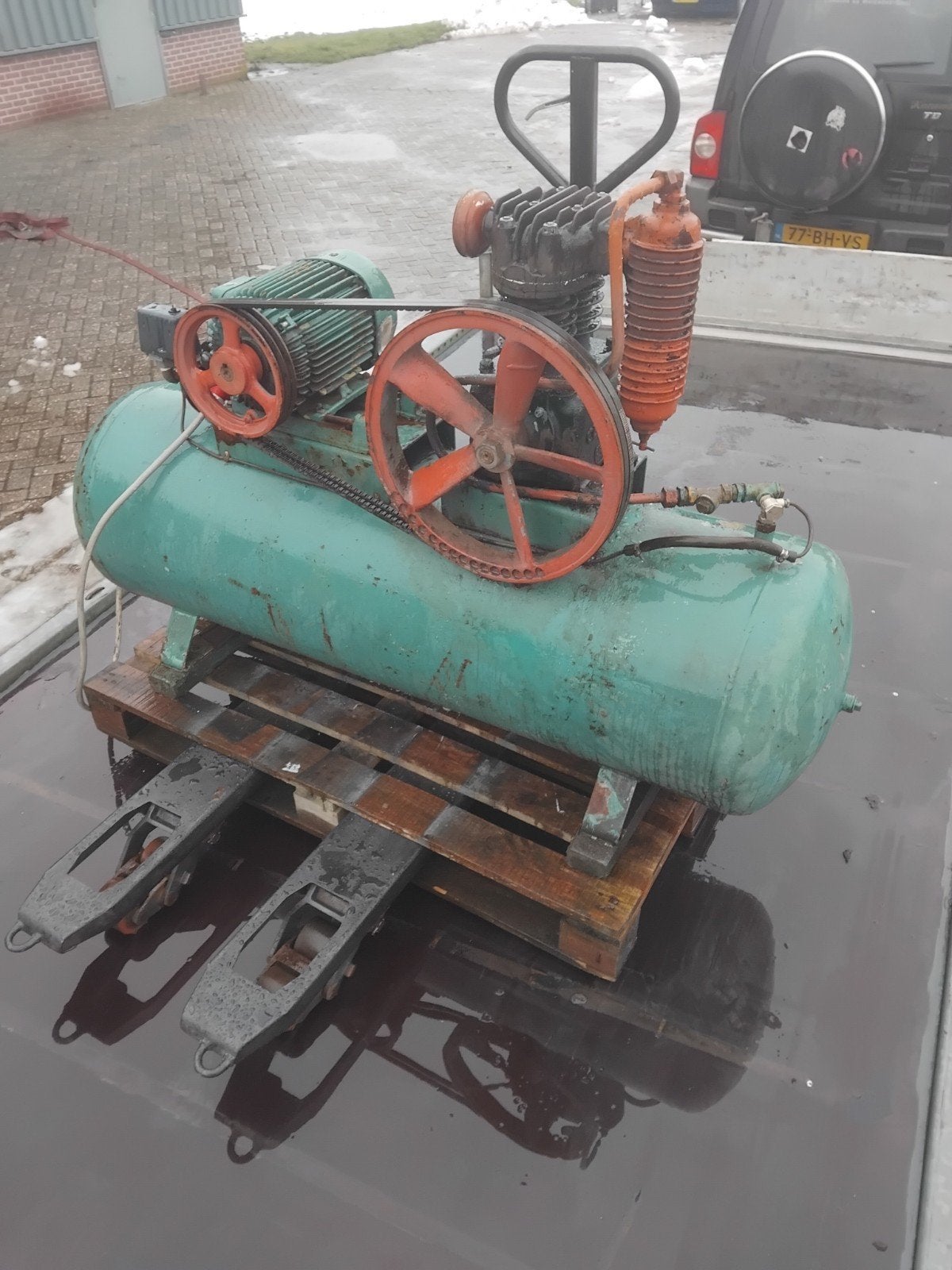 Grote compressor met defecte afslag, Ophalen of Verzenden