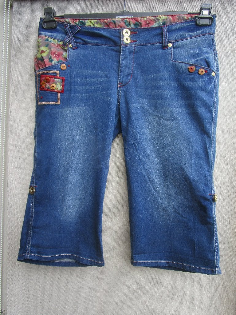 Korte broek RAINBOW mt 42  bermuda/capri, Kleding | Dames, Broeken en Pantalons, Rainbow, Maat 42/44 (L), Zo goed als nieuw, Driekwart