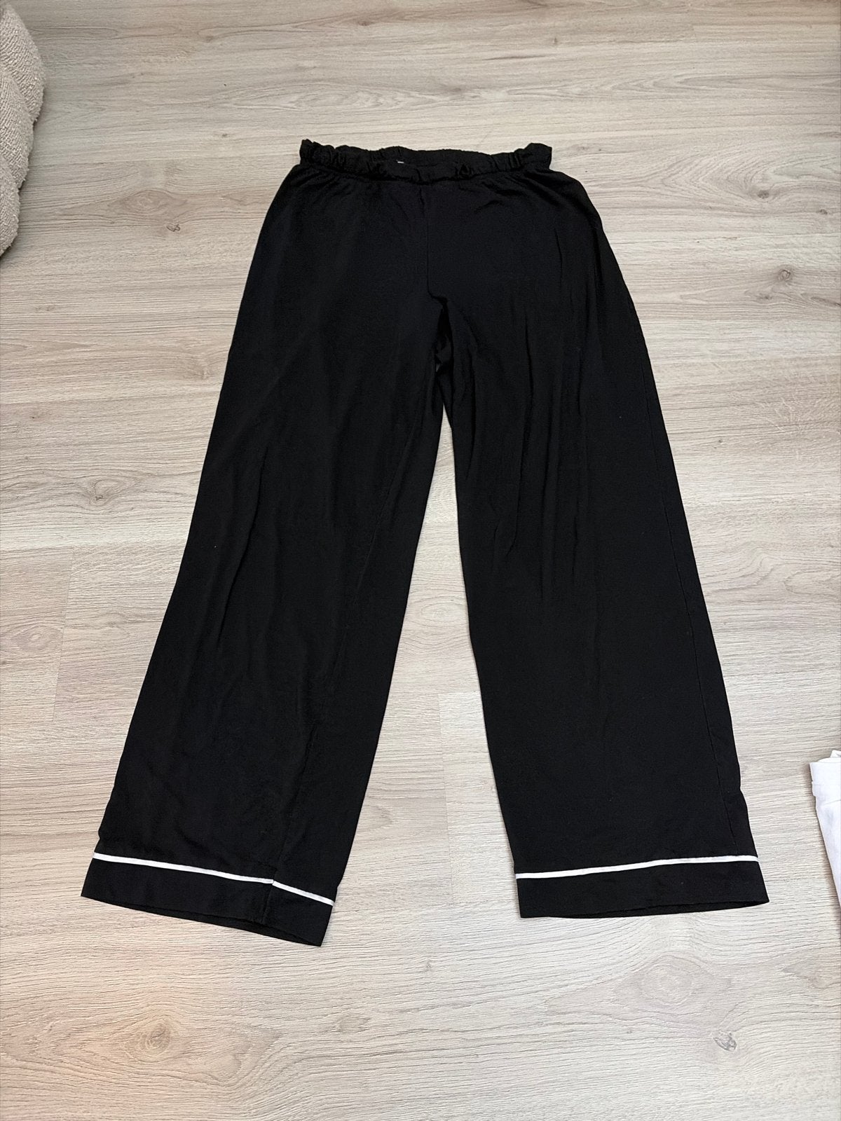 Zwarte pyjamabroek met witte bies, Kleding | Dames, Ophalen, Gedragen, Maat 38/40 (M)