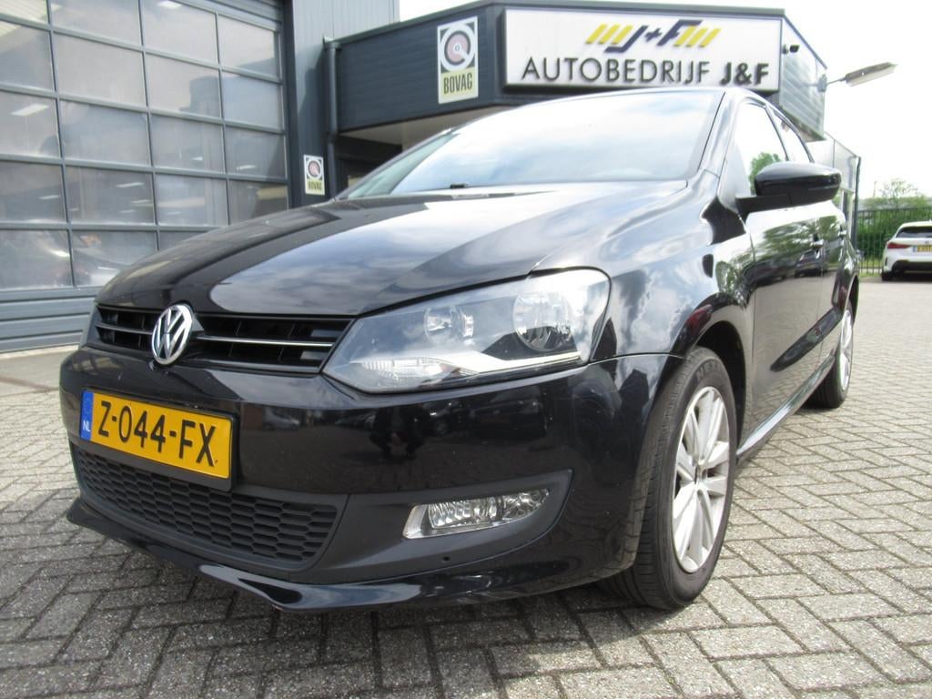 Volkswagen Polo 1.2 TSI Highline / PDC / Camera / Clima, Voorwielaandrijving, Euro 5, Stof, Zwart