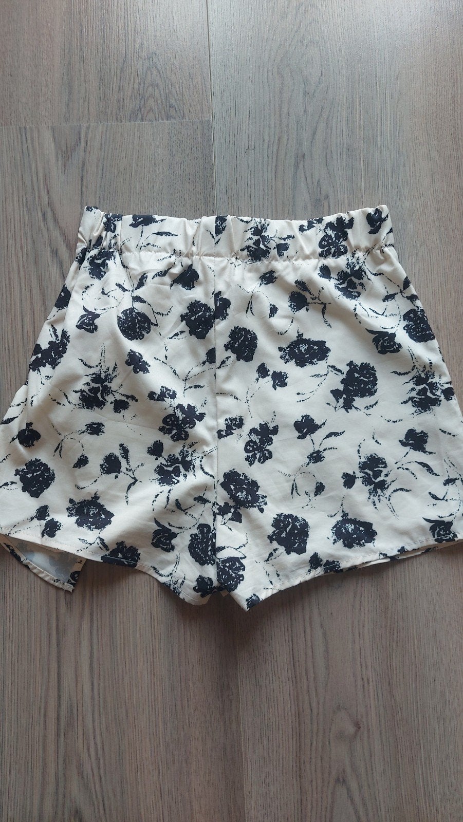 Shein bloemenprint skort maat XS, Kleding | Dames, Zwart, Ophalen of Verzenden, Zo goed als nieuw, SHEIN
