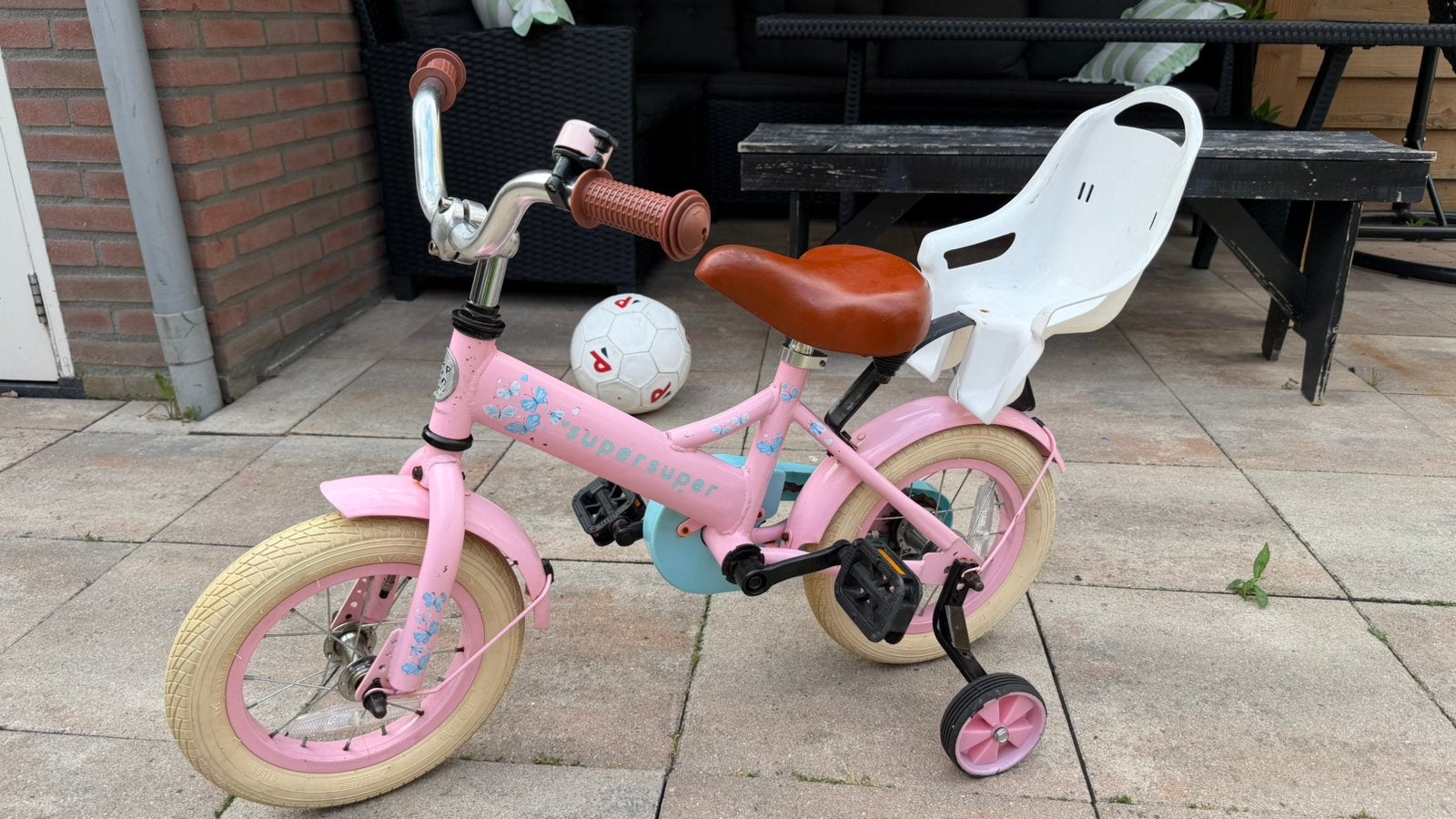 Kinderfiets met zijwieltjes 12 inch, Fietsen en Brommers, Fietsen | Kinderfietsjes, Ophalen, Zo goed als nieuw, Minder dan 16 inch
