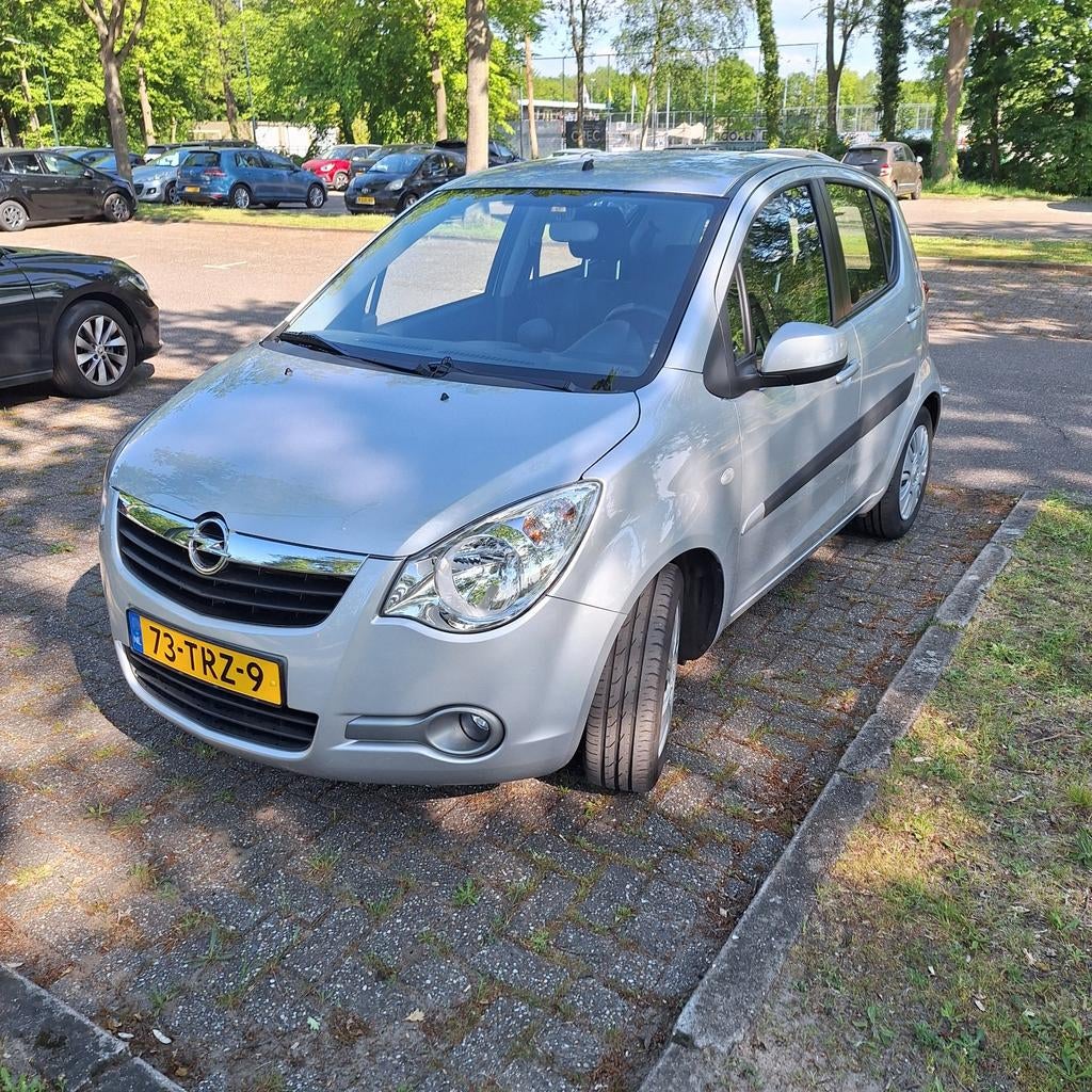 Opel Agila 1.2 16V 69KW 2012 Grijs, Auto's, Opel, Voorwielaandrijving, 40 €/maand, 4 cilinders, 965 kg