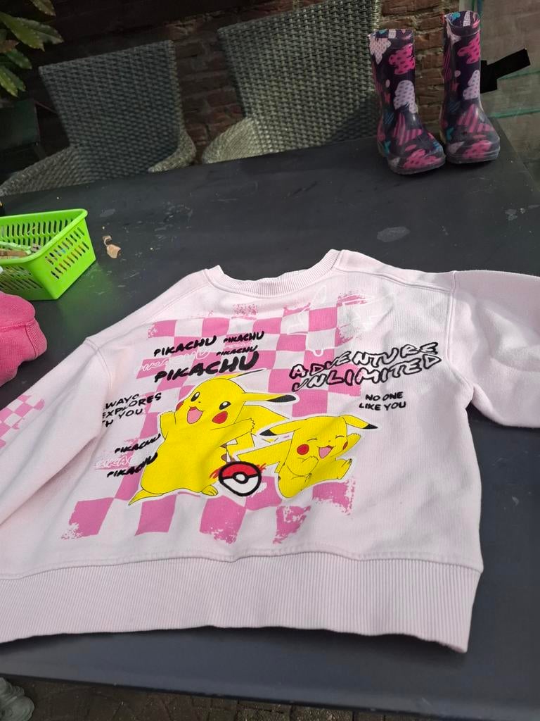 Zara Pokémon Pikachu Trui Maat 128, Meisje, Trui of Vest, Ophalen of Verzenden, Zo goed als nieuw
