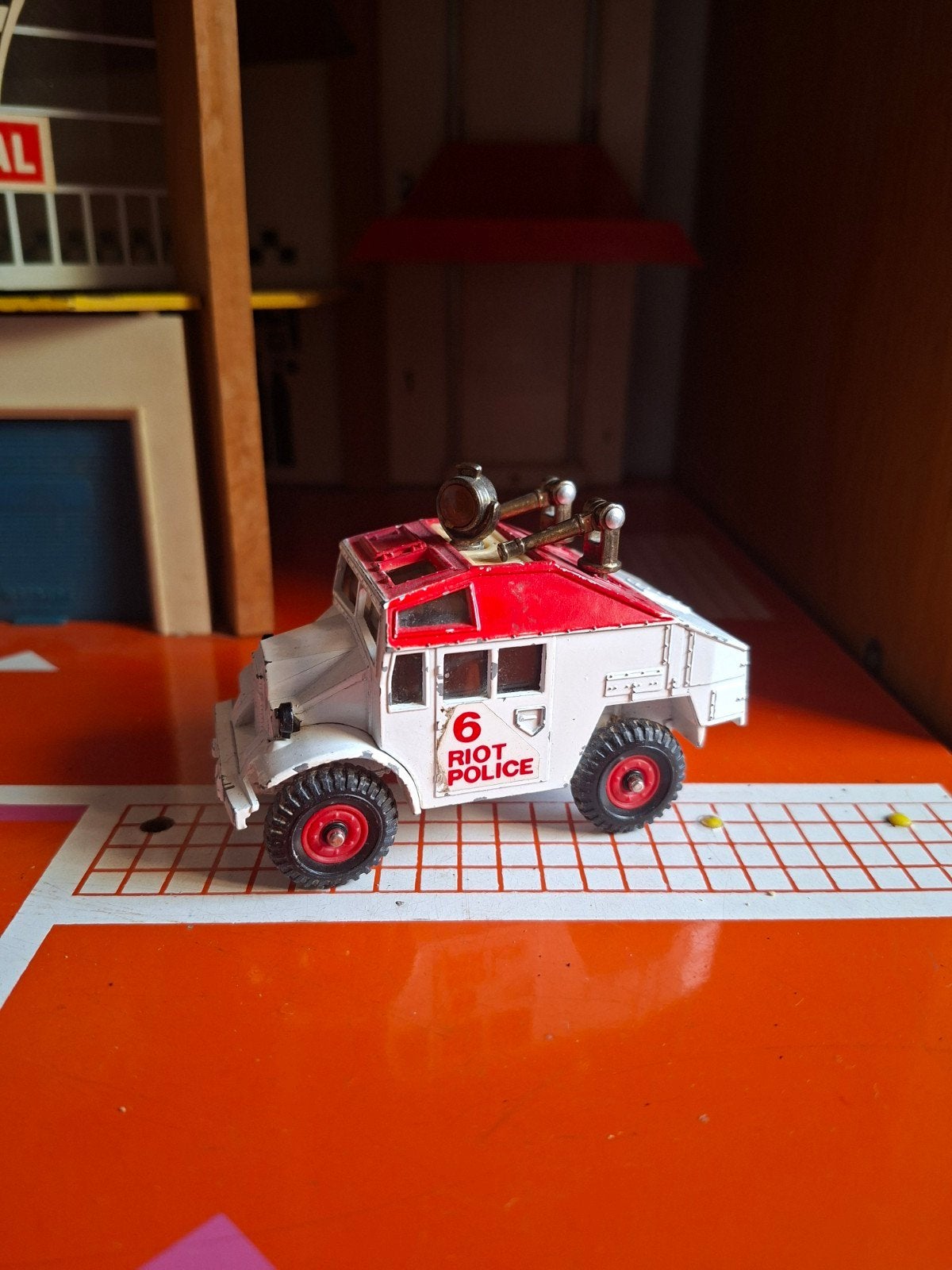 Corgi Quad Tractor Riot Police - Gemaakt in Hong Kong, Ophalen of Verzenden, Gebruikt, Auto