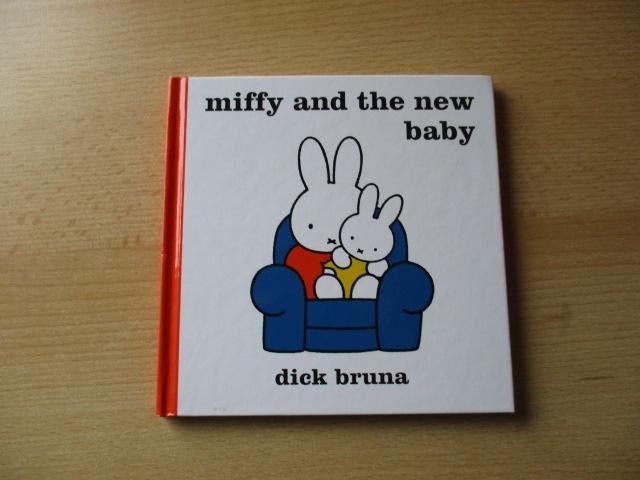 Nijntje boekje  Miffy and the new baby, Ophalen of Verzenden, Zo goed als nieuw, Sprookjes