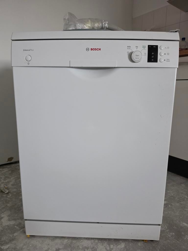 Bosch SilencePlus vaatwasser, Witgoed en Apparatuur, Vaatwasmachines, Ophalen, Zo goed als nieuw, Minder dan 85 cm