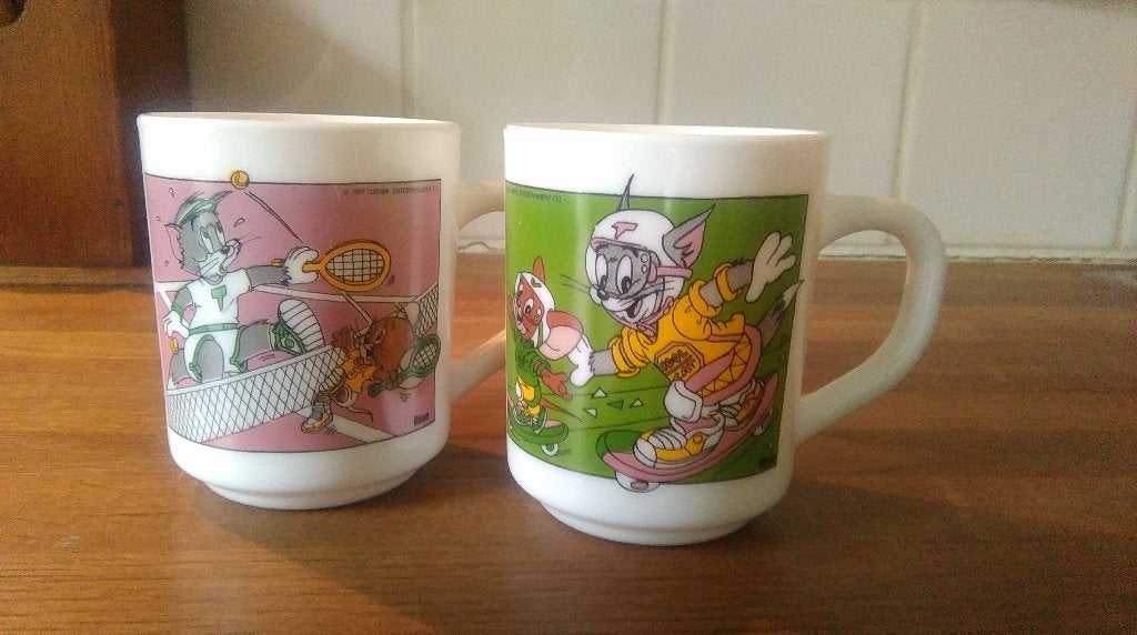 2 vintage bekers Tom en Jerry,  Arcopal, Overige merken, Ophalen of Verzenden, Overige stijlen, Kop(pen) en/of Schotel(s)