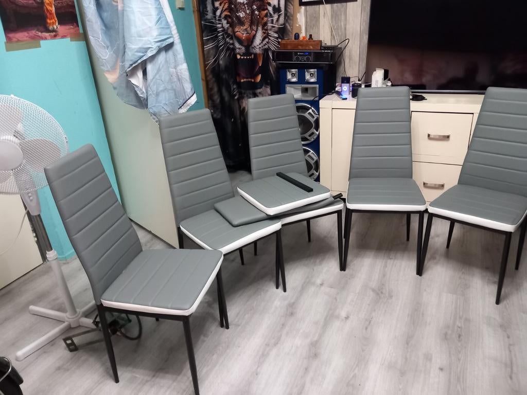 5 Splinternieuwe Stoelen met Extra Rugleuning en Zit, Ophalen, Nieuw, Stof, Vijf, Zes of meer stoelen