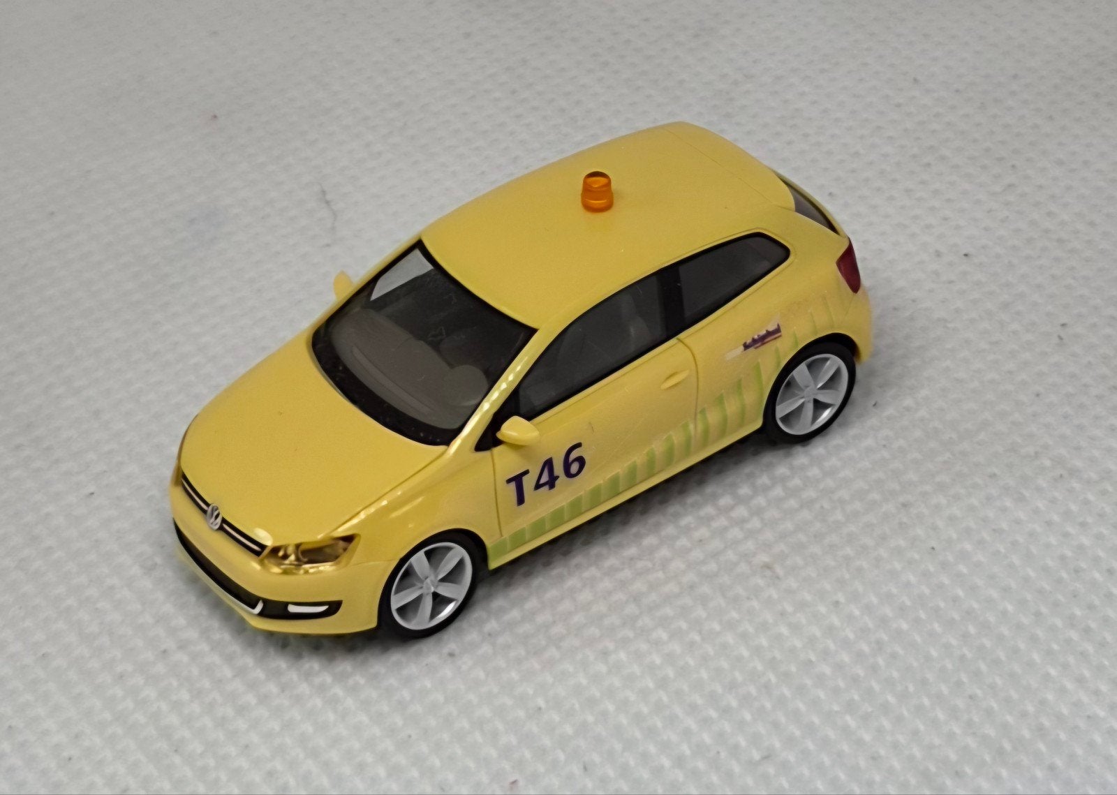 VW Polo Schiphol Eigenbouw, Ophalen of Verzenden, Zo goed als nieuw, Auto, Herpa