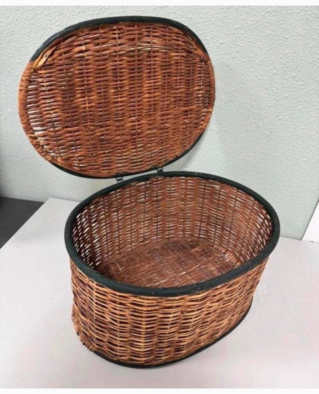 Grote rieten mand Rotan riet met schilderij deksel vintage, Mand, Ophalen of Verzenden, Zo goed als nieuw, H