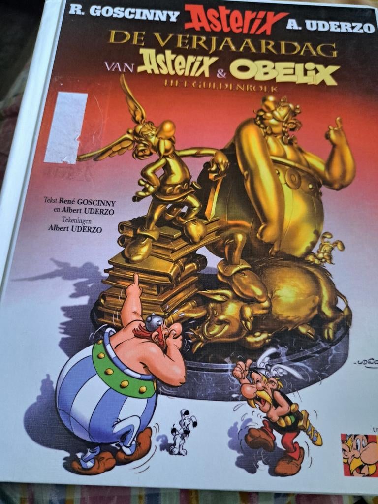 Asterix: De Verjaardag van Asterix & Obelix, Eén stripboek, Ophalen of Verzenden, Zo goed als nieuw, René Goscinny, Albert Uderzo