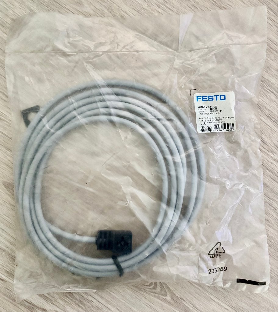 FESTO - Stekker met kabel - KMEB-1-24-2,5-LED - 151688, Nieuw, Www.festo.com, Www.festo.com, Www.festo.com