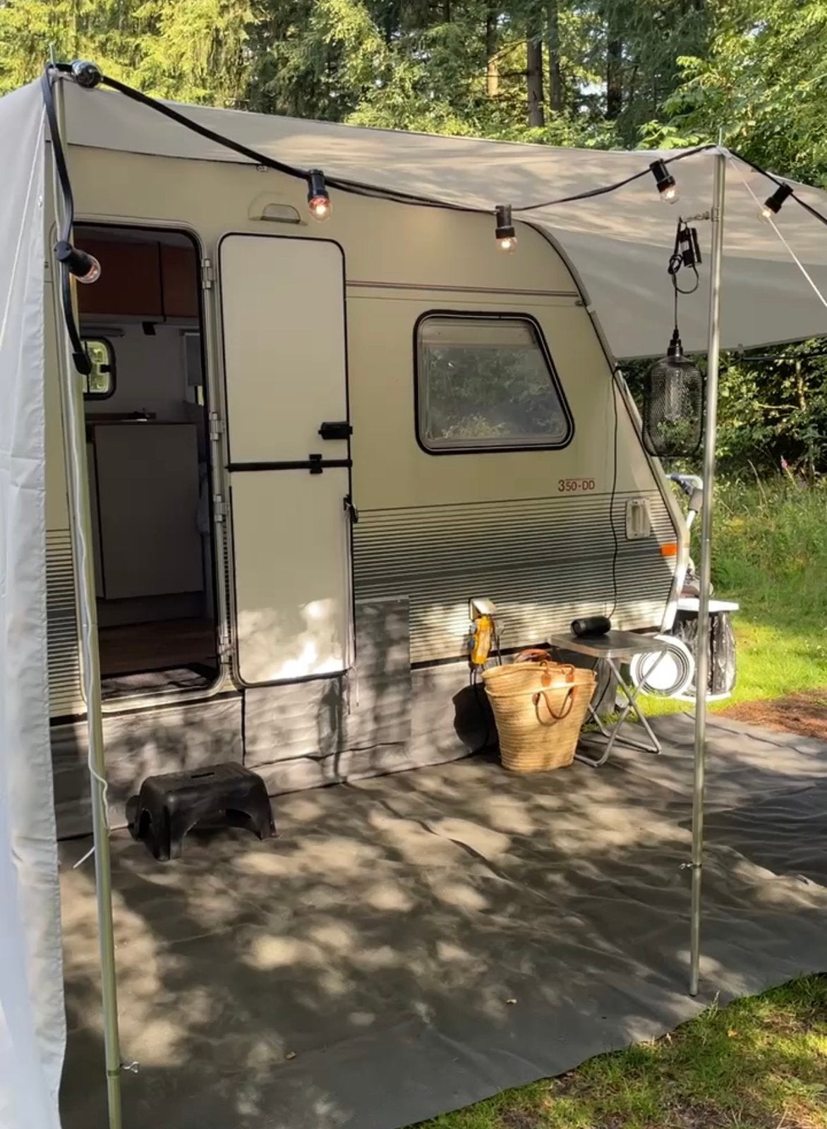 Beyerland 350DD sprinter - lichte caravan, Ophalen, Zo goed als nieuw, Campingstoel