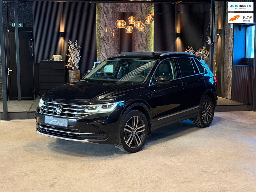 Volkswagen TIGUAN 1.4 TSI eHybrid R-Line|PANO|FULL OPTIONS, Auto's, Volkswagen, 1716 kg, 4 cilinders, 150 pk, Zwart