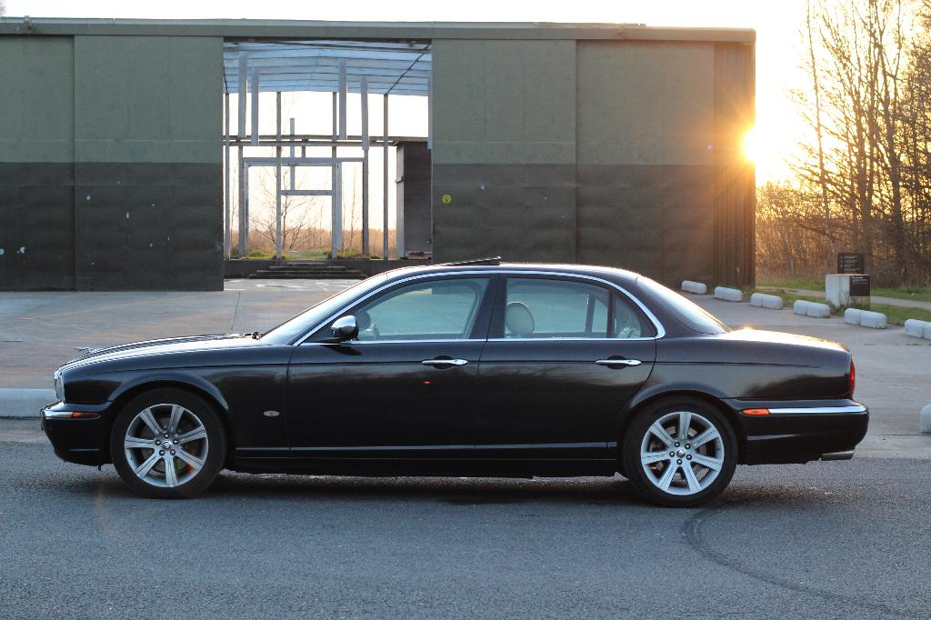 Jaguar XJ X350 2.7D V6 AUT | Youngtimer | Nette staat, Automaat, Achterwielaandrijving, Beige, 197 €/maand