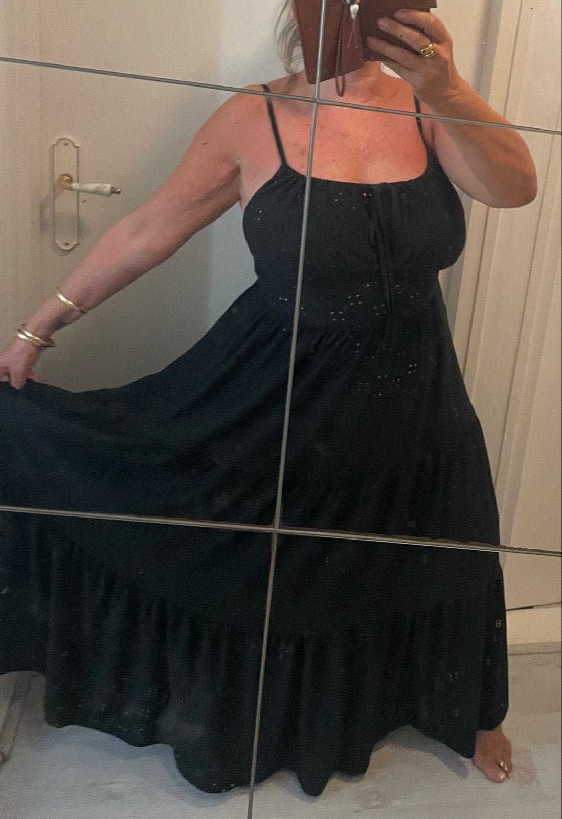 Zwarte Maxidress met Broderie - Maat 44, Zwart, Maat 42/44 (L), Ophalen of Verzenden, Zo goed als nieuw