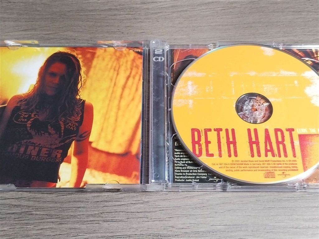 Beth Hart ‎– Leave The Light On [2 CD], Ophalen of Verzenden, Zo goed als nieuw, Jazz