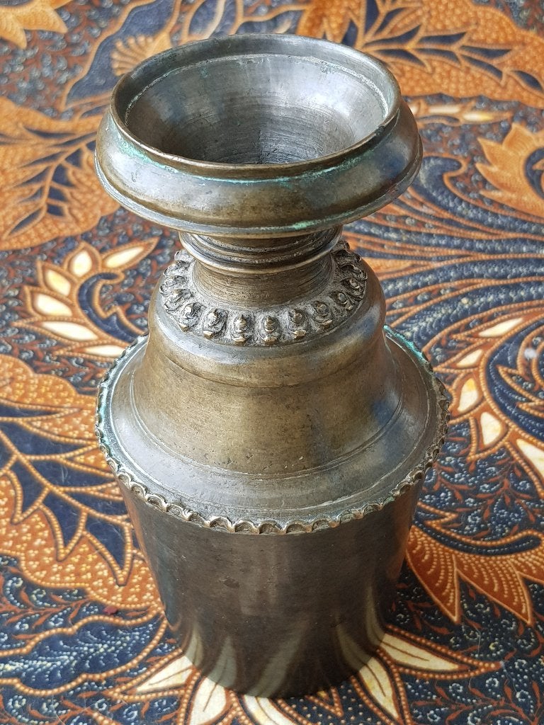 Mooie zware antieke Oosterse vaas van brons 15,5 cm., Antiek en Kunst, Ophalen of Verzenden