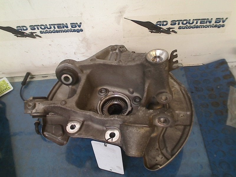 Fusee Links Achter BMW 5 serie (G30) (2020-07/2023-06), Gebruikt, Petuelring 130, München 80809, , Duitsland, BMW, Bayerische Motoren Werke AG