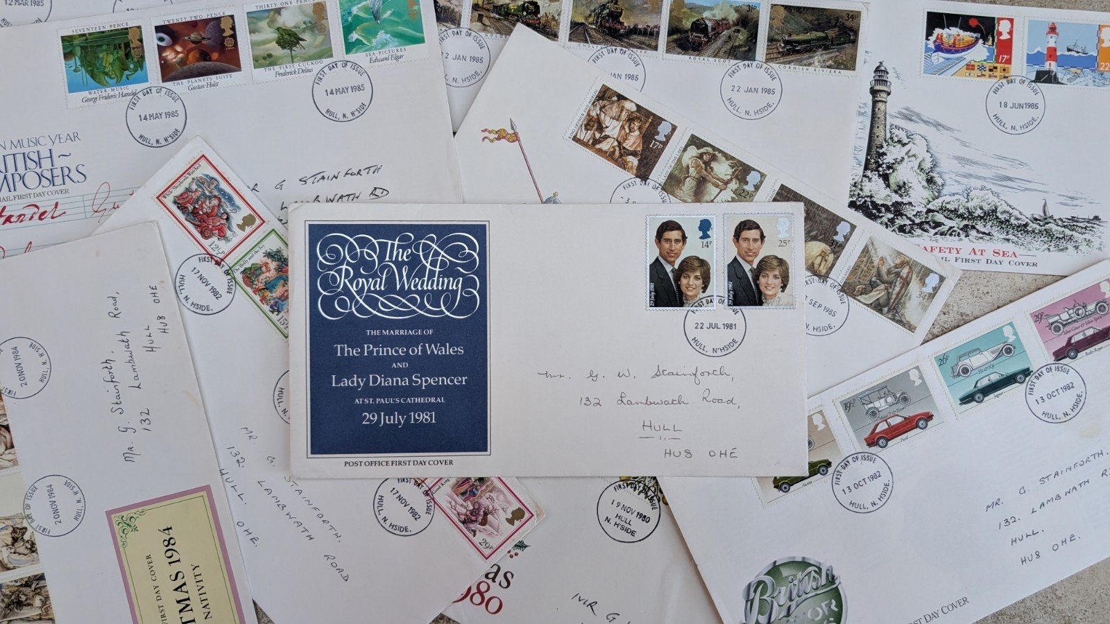 54 x Jaren '80 eerste dag enveloppen + Muntenset  Engeland., Ophalen of Verzenden, Envelop