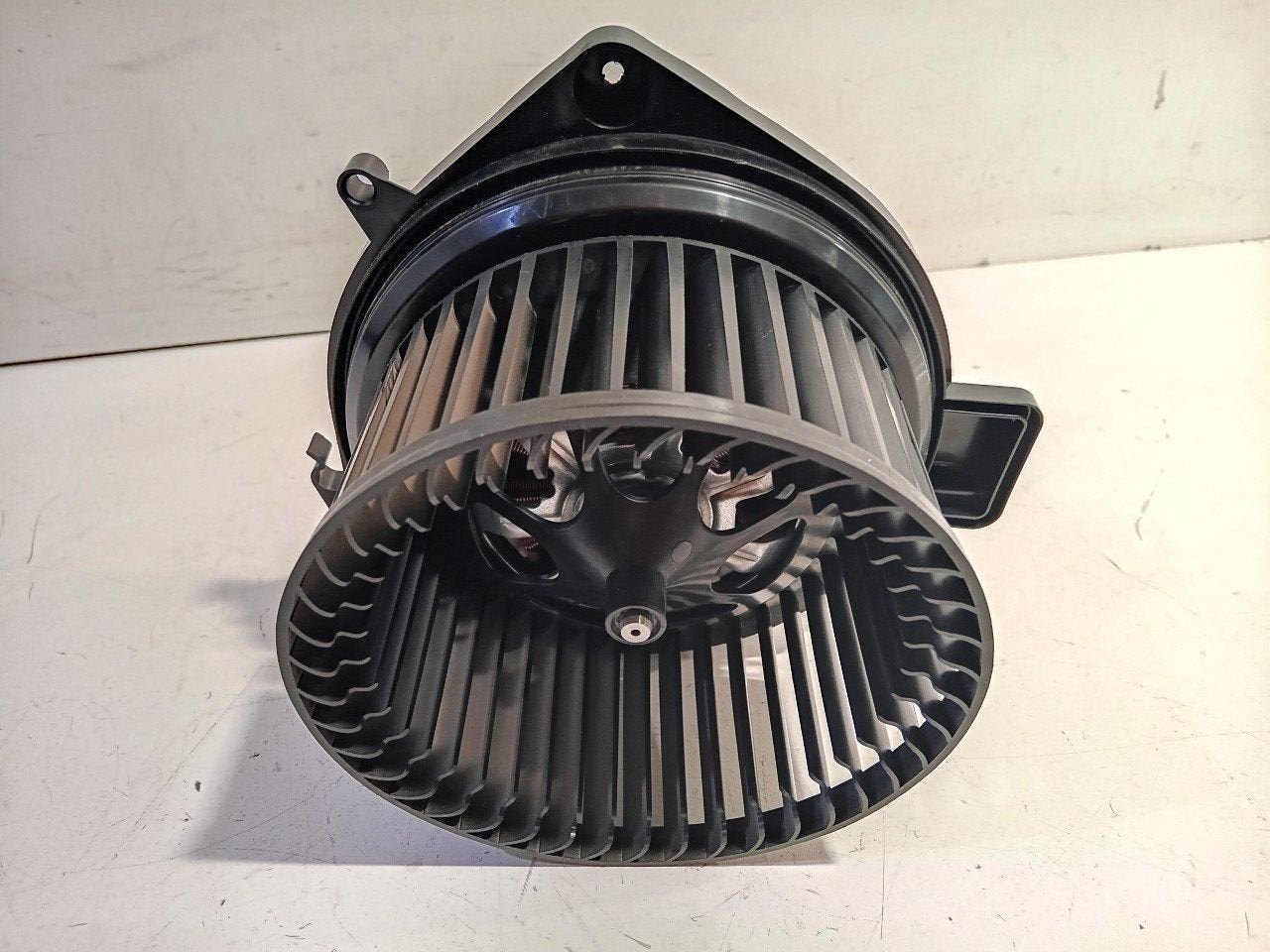 Kachel ventilator motor Volkswagen ID.4, Onderdelen@venauto.nl, Van der Ven Autorecycling B.V., Gebruikt, Ettenseweg 76, 4706 PB Roosendaal, The Netherlands