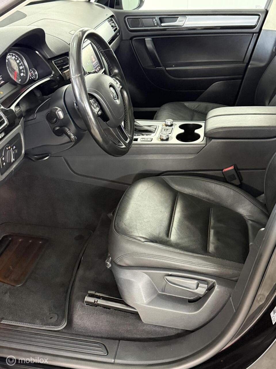 Volkswagen Touareg 3.0 tdi R-Line GRIJS Kent [Leer,Carplay,L, Automaat, 15 km/l, Gebruikt, Zwart