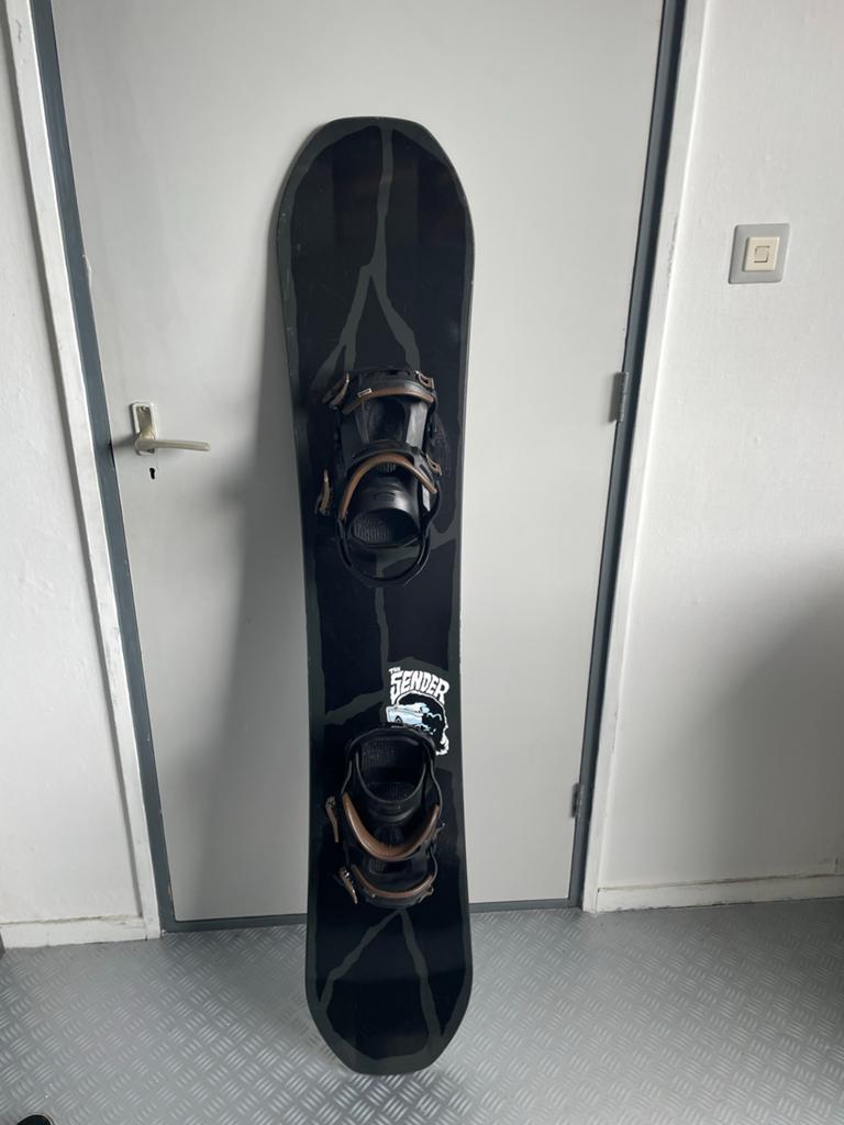 Lobster THE SENDER Snowboard met Switchback bindingen, Sport en Fitness, Snowboarden, Ophalen, Zo goed als nieuw, Board