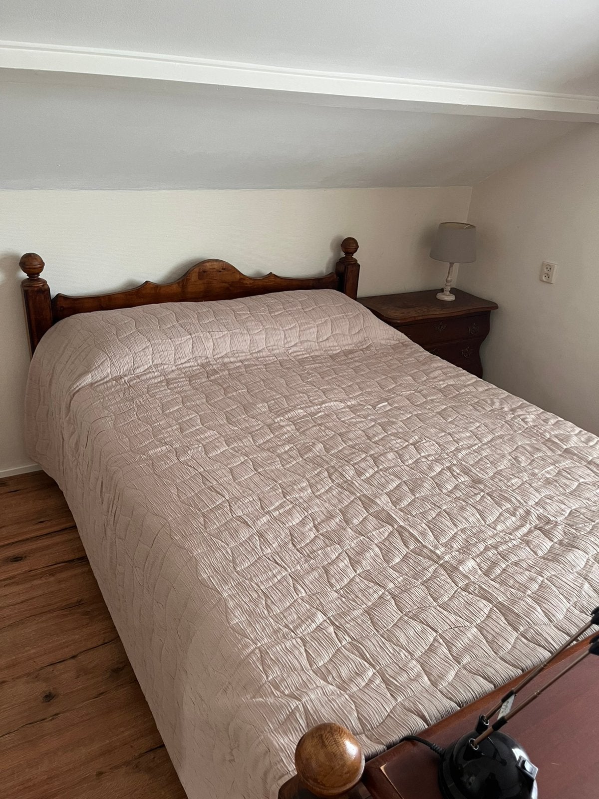 Bed met buikkast en optioneel bureau met stoel, Ophalen