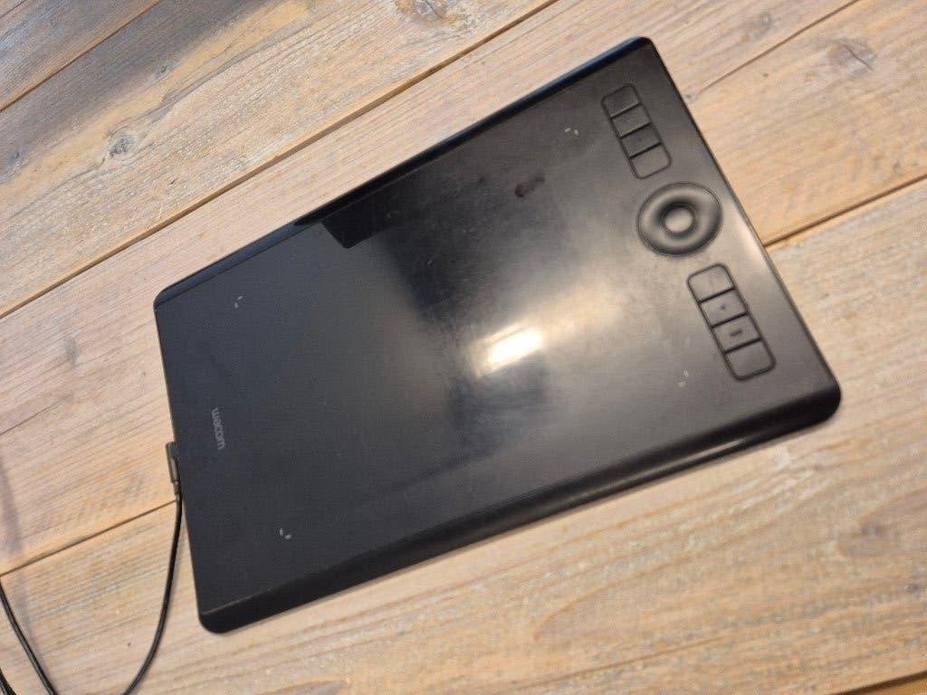 Wacom Intuos Pro PTH-660, Computers en Software, Ophalen, Gebruikt, Bedraad, Wacom Intuos
