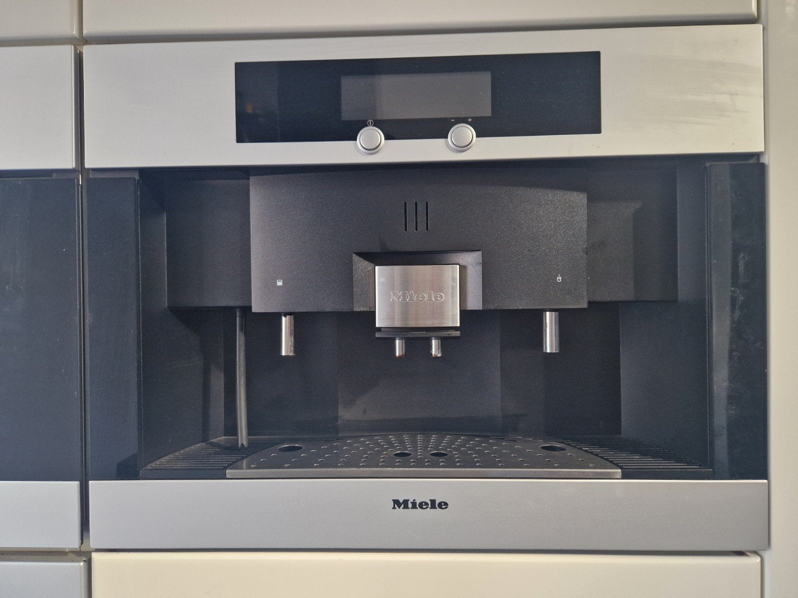 Miele CVA 4060 Inbouw Koffiemachine, Witgoed en Apparatuur, Ophalen, Afneembaar waterreservoir, Gebruikt, 10 kopjes of meer