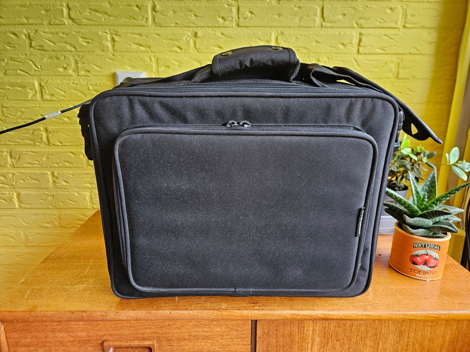 Tucano Laptoptas/Rugzak, Computers en Software, Laptoptassen, Gebruikt, Aktetas, 16 inch, Overige merken, Gevoerd laptopvak, Handvat