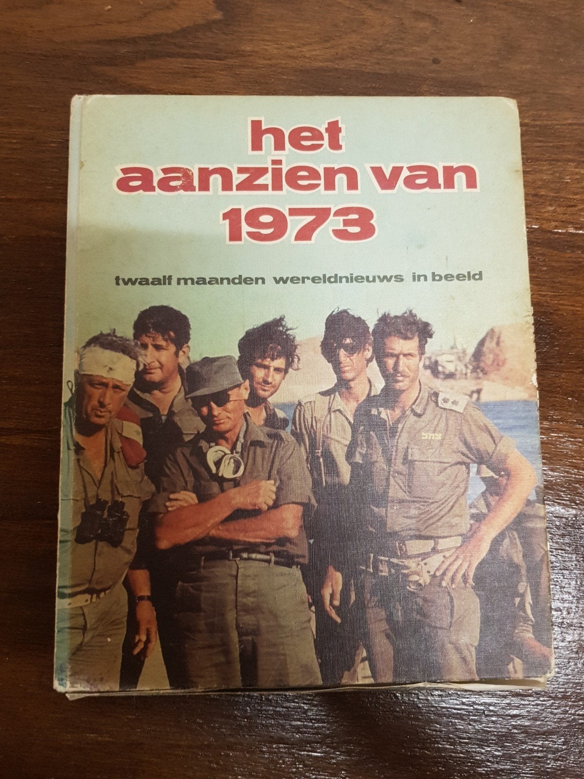 Het Aanzien van 1973: Twaalf Maanden Wereldnieuws in Beeld, Ophalen of Verzenden, 20e eeuw of later, Gelezen