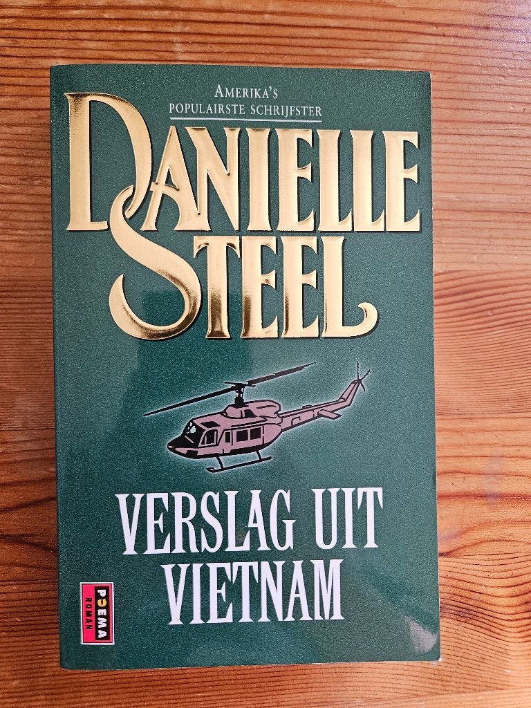 Danielle Steel - Verslag uit Vietnam (poema pocket), Boeken, Ophalen of Verzenden, Zo goed als nieuw, Danielle Steel, Amerika