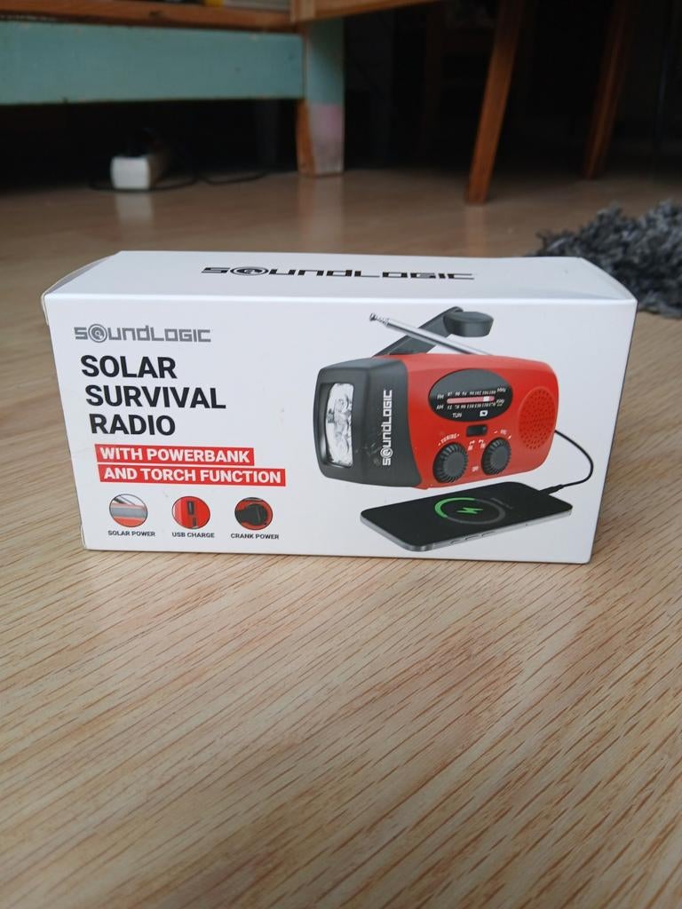 SoundLogic Solar Survival Radio met Powerbank en Zaklamp, Ophalen, Nieuw, Radio