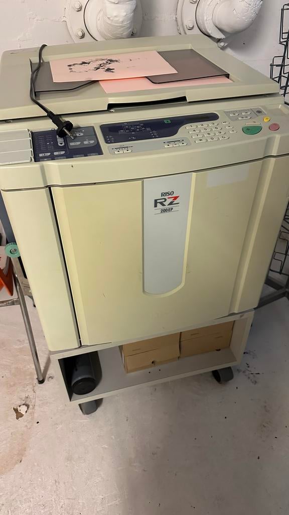 Risoprinter RZ 200EP met master- en inktrollen, Ophalen, Zwart-en-wit printen, Gebruikt, Printer