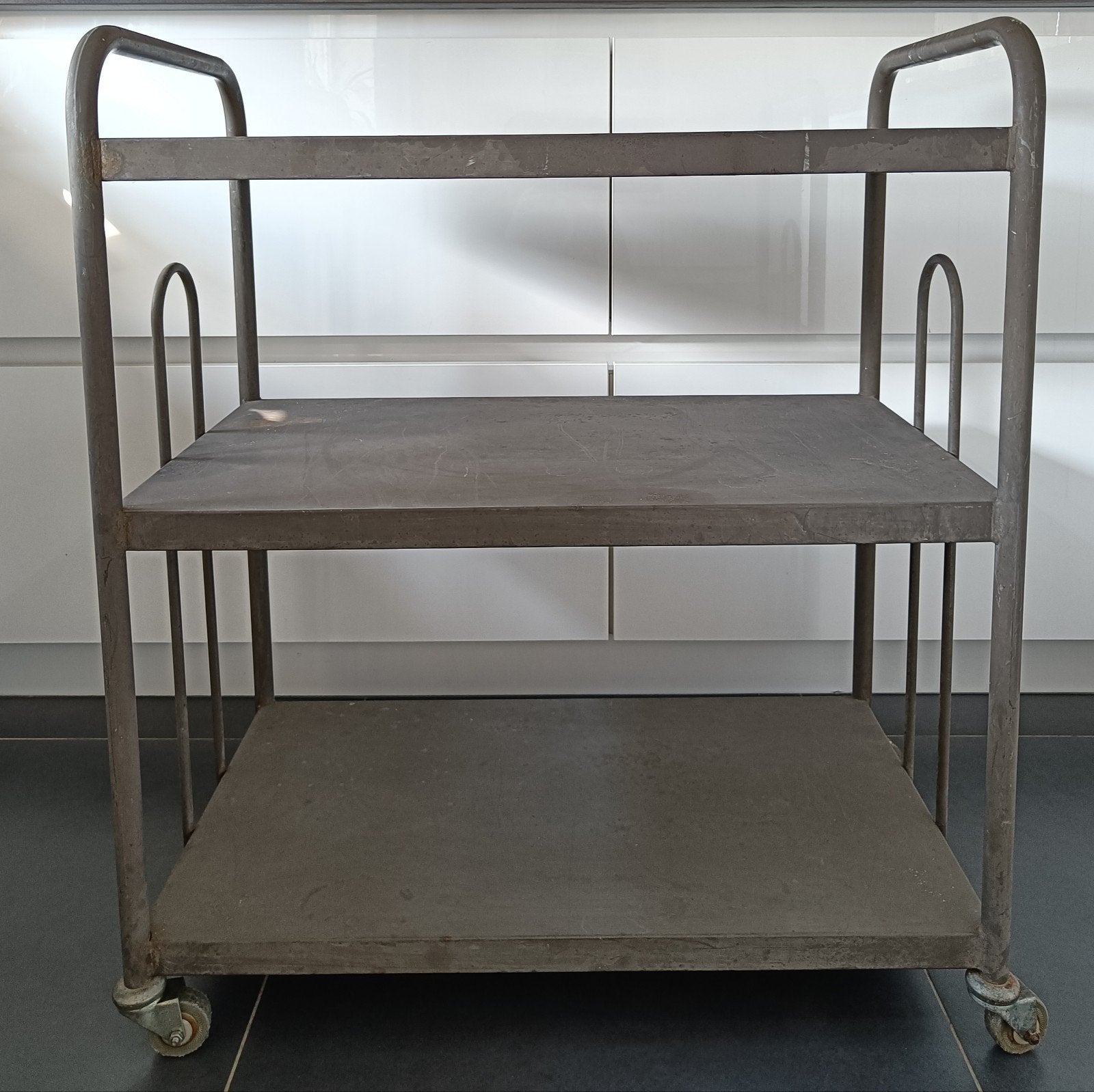 Vintage industriële trolley/serveerwagen., Ophalen