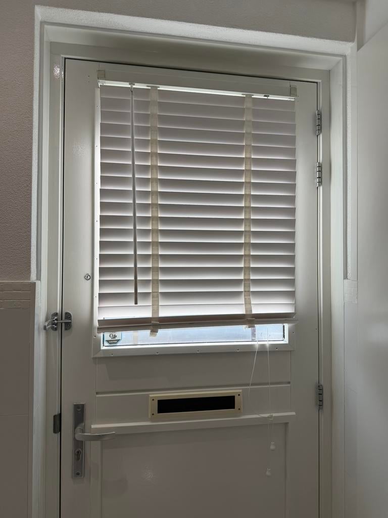3x  witte houten jaloezien, Huis en Inrichting, Stoffering | Gordijnen en Lamellen, Ophalen, Zo goed als nieuw, 100 tot 150 cm
