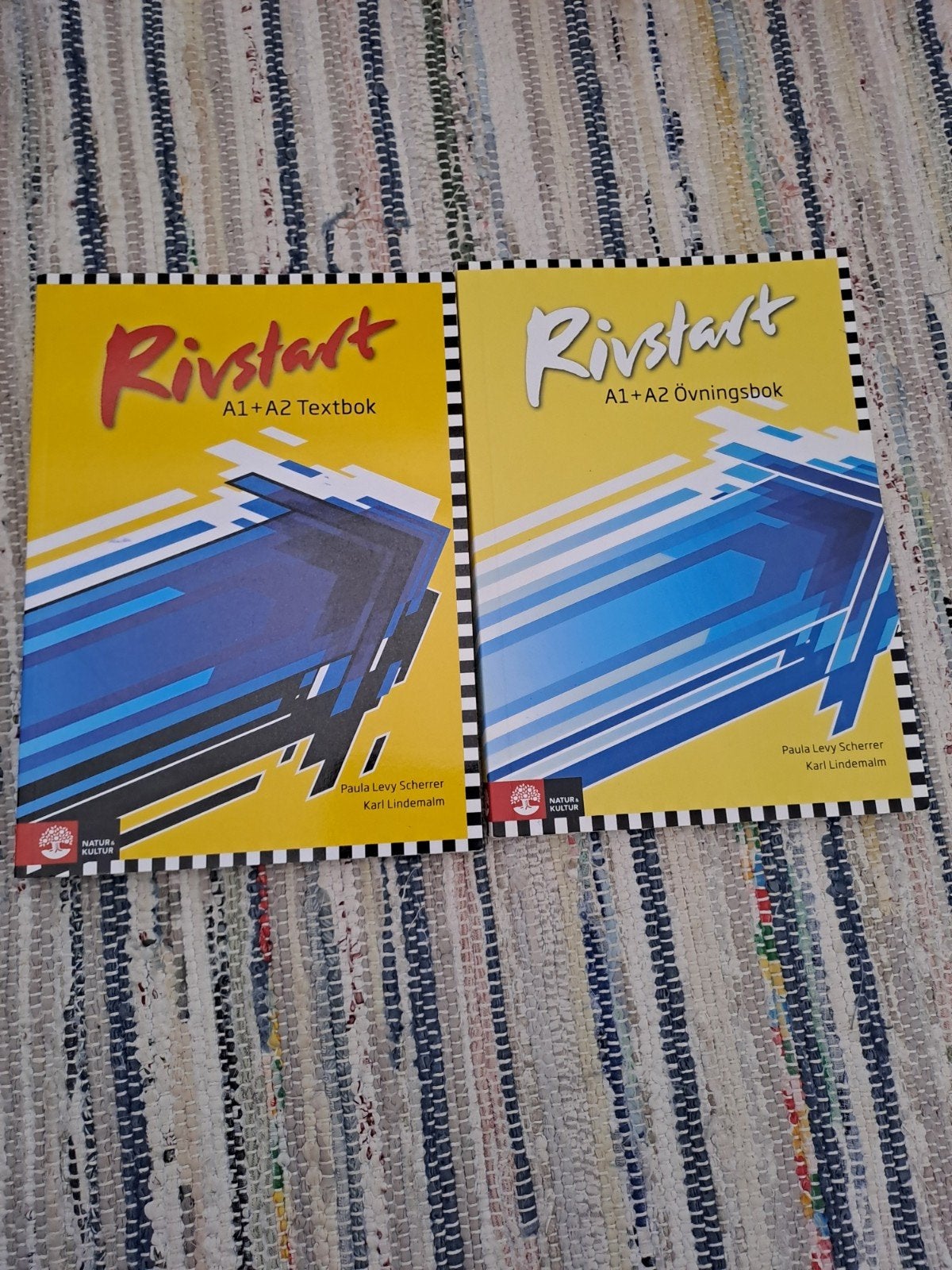 Rivstart a1+a2 textbok en ovningsbok lesboek werkboek zweeds, Ophalen of Verzenden, Alpha, Gelezen, Overige niveaus